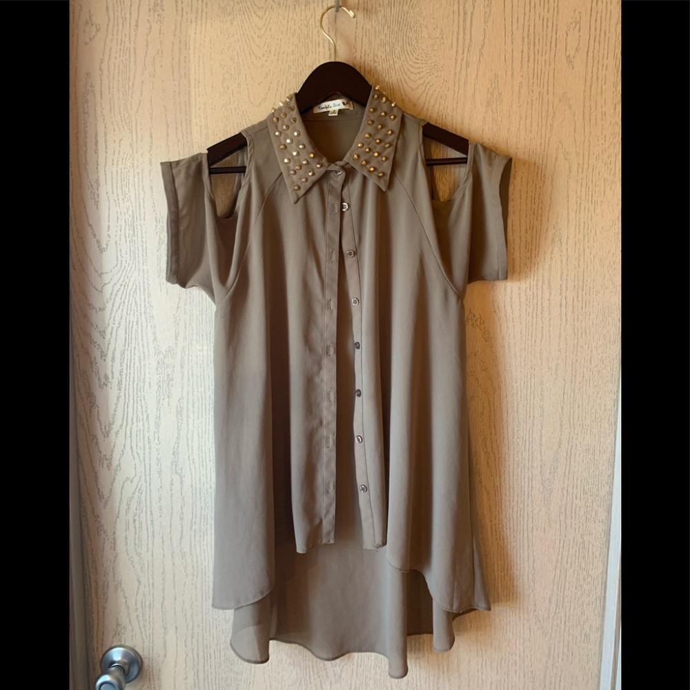 Shoulder cutout button down top